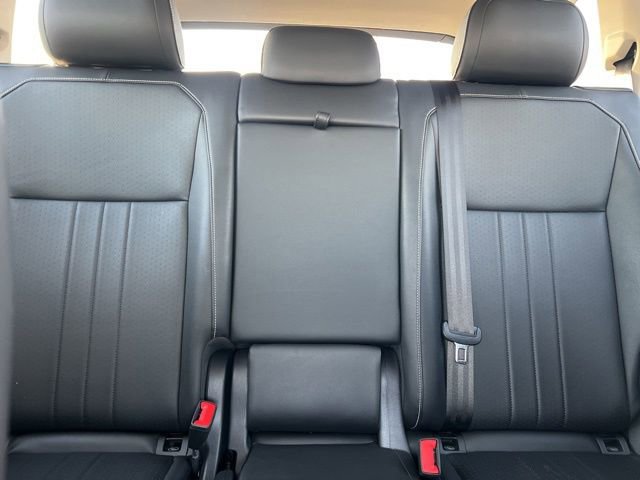 Used 2023 Volkswagen Tiguan SE image 31