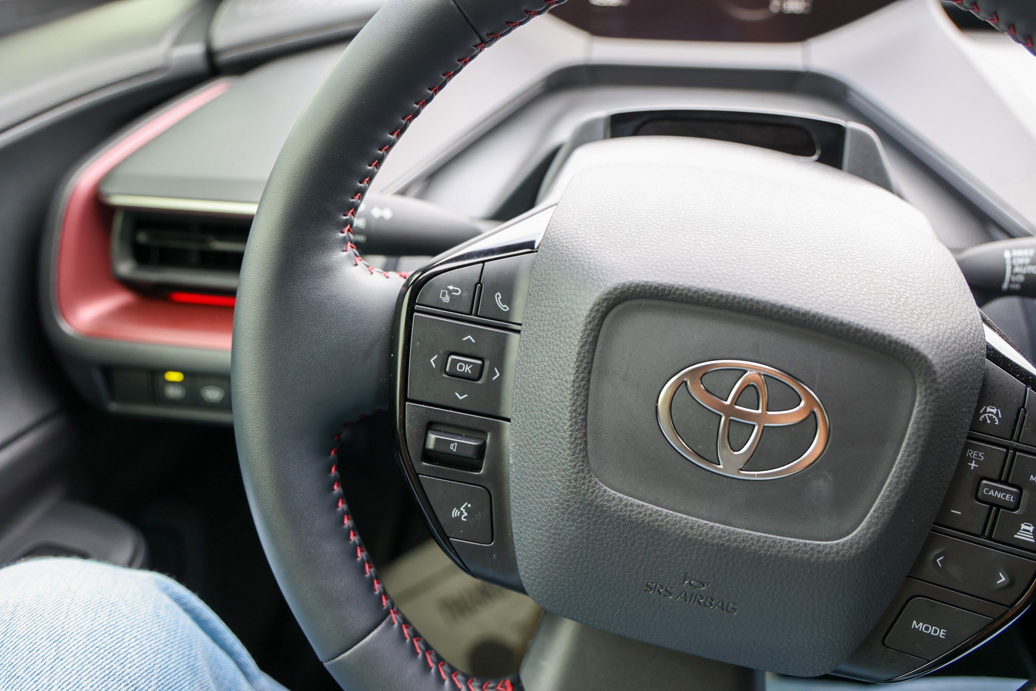 Certified 2026 Toyota Prius Plug-In Hybrid FWD image 19