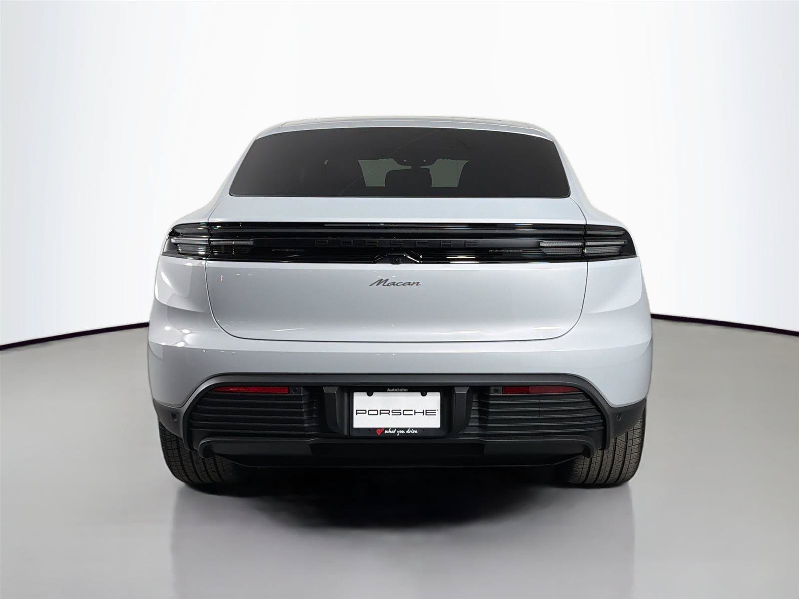 Certified 2026 Porsche Macan 4 Electric RWD image 6