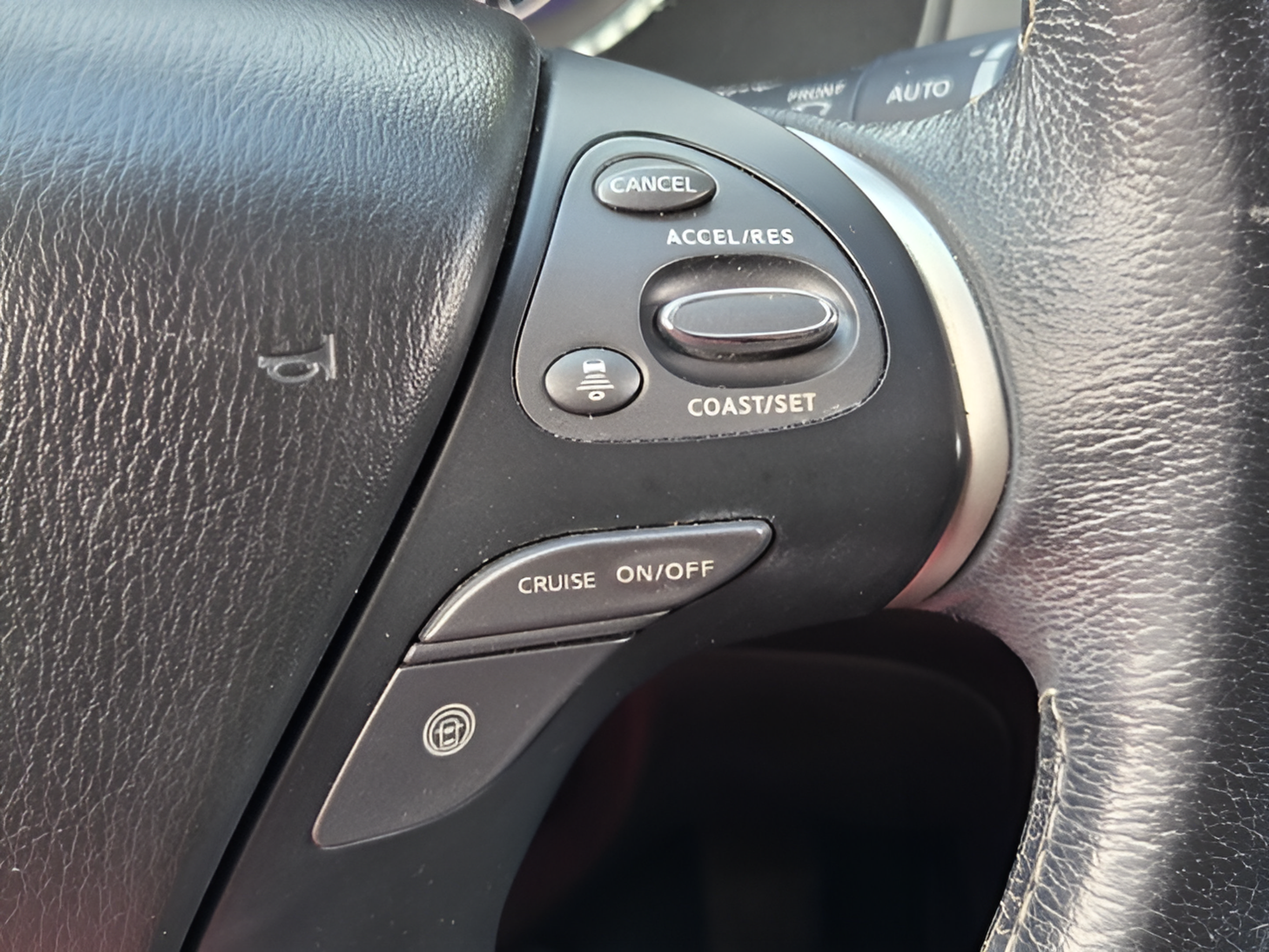 Used 2017 INFINITI QX60 FWD w/ Deluxe Technology Package image 25