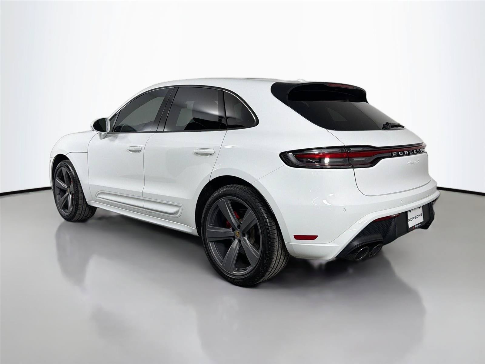 Certified 2025 Porsche Macan S AWD/4WD image 3