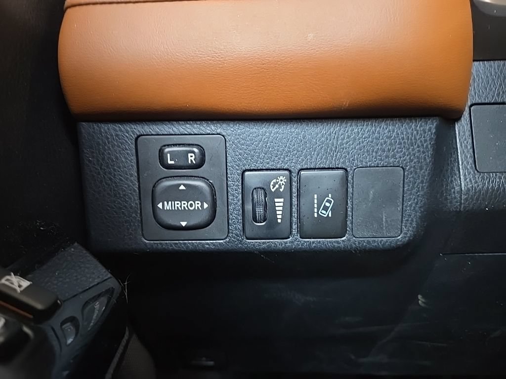 Used 2017 Toyota RAV4 Limited w/ Advanced Technology Package AWD/4WD image 22