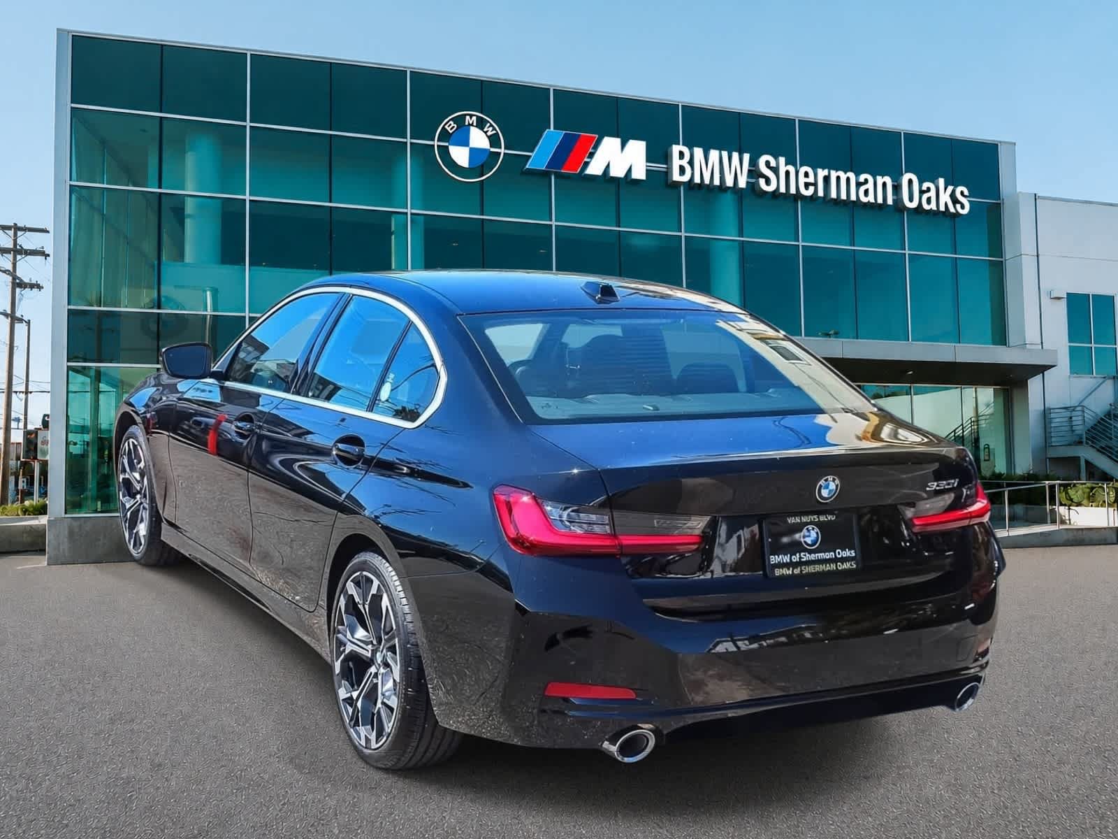 Used 2026 BMW 330i Sedan w/ Convenience Package RWD image 6