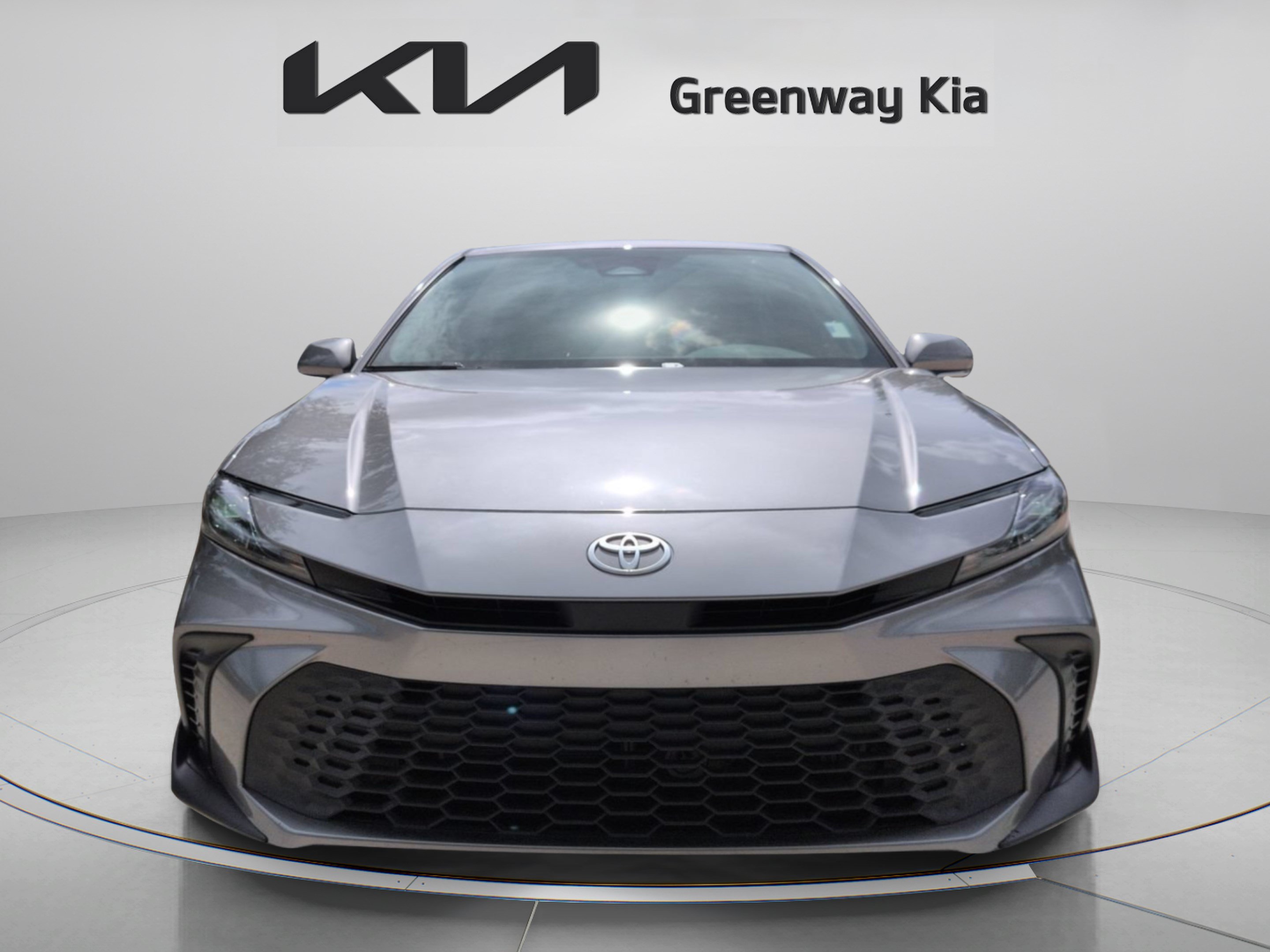 Used 2025 Toyota Camry SE FWD image 11