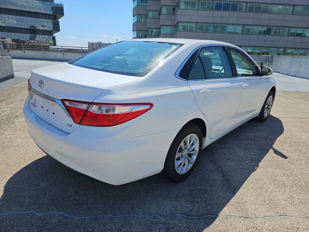 Used 2017 Toyota Camry LE image 10