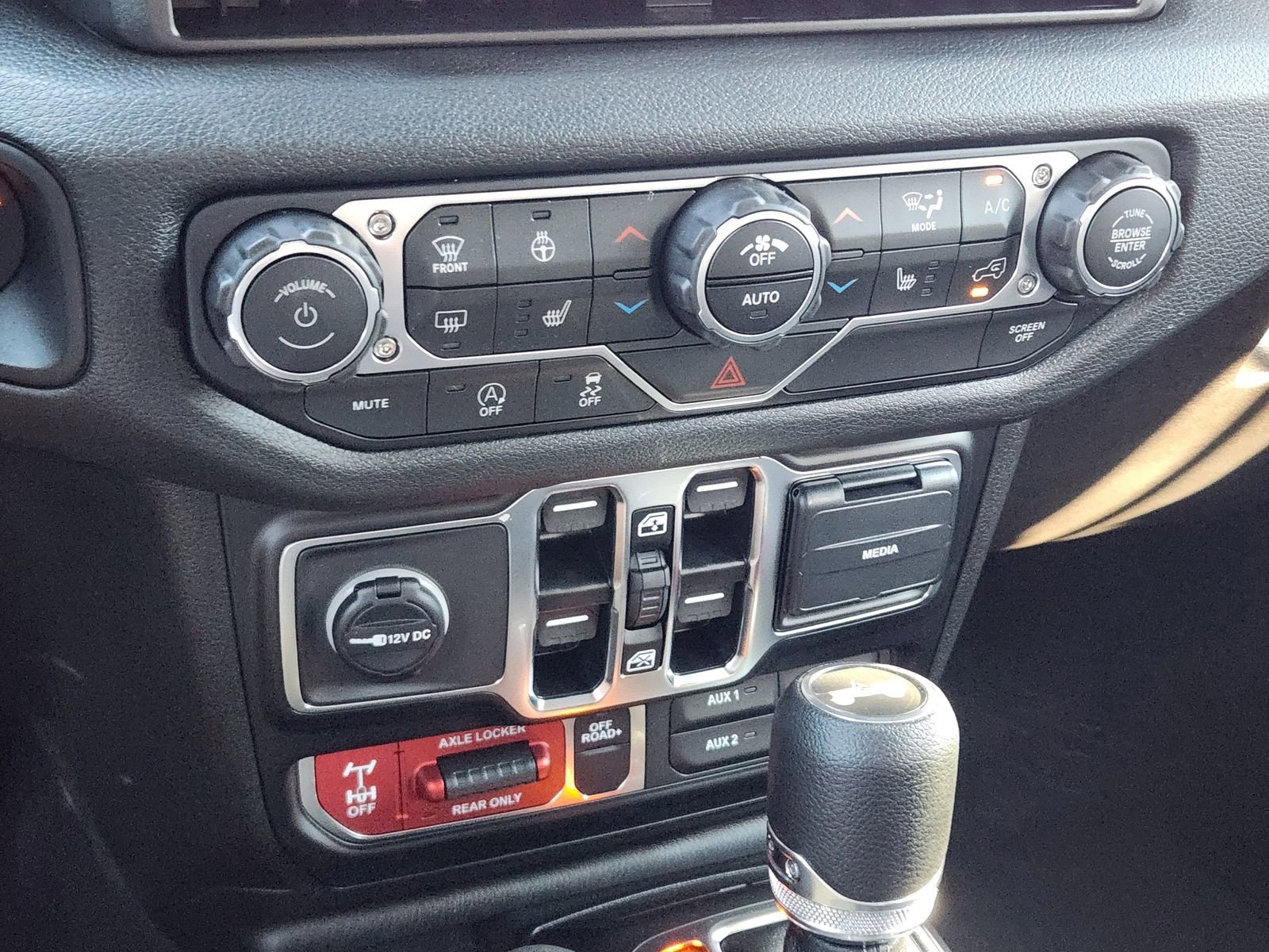 New 2025 Jeep Wrangler Willys image 18