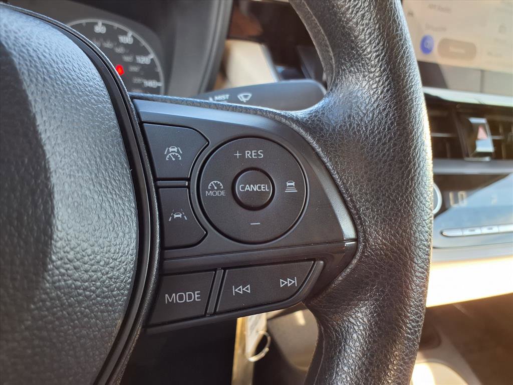 Used 2025 Toyota Corolla LE image 13
