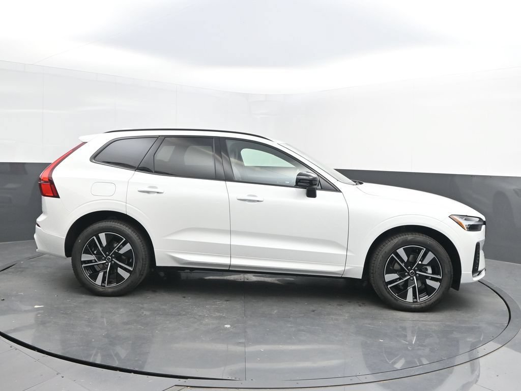 New 2026 Volvo XC60 B5 Core w/ Climate Package AWD/4WD image 8