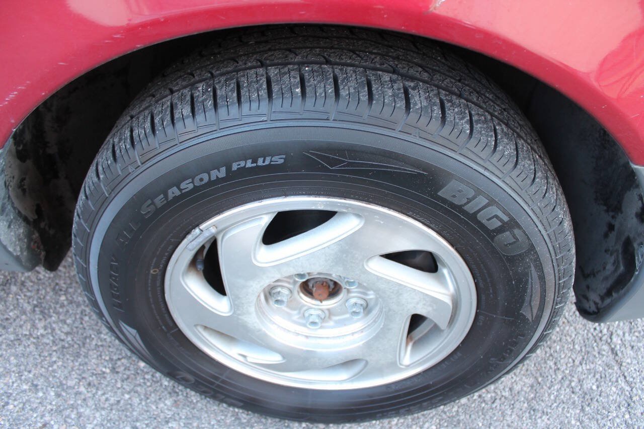 Used 1998 Toyota Sienna LE FWD image 17