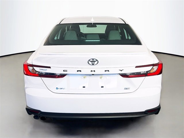Used 2025 Toyota Camry SE image 6