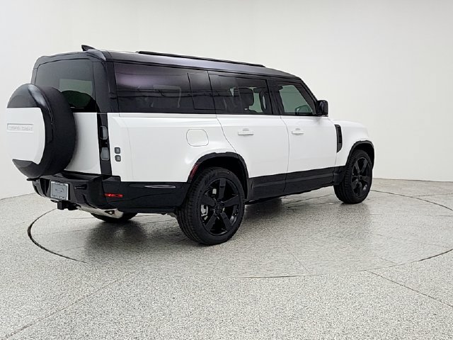 New 2026 Land Rover Defender 130 X-Dynamic SE AWD/4WD image 5