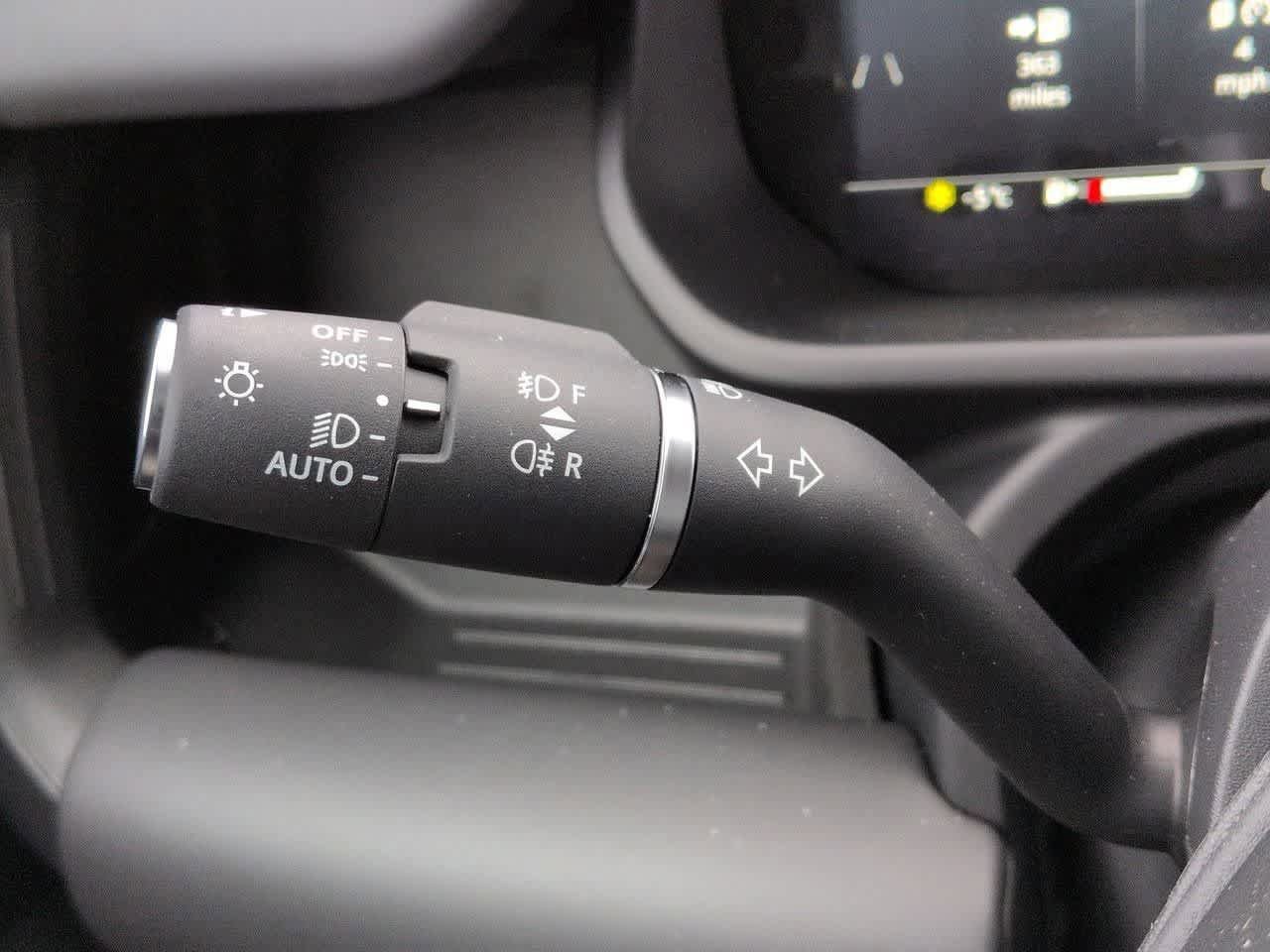New 2026 Land Rover Defender 110 OCTA AWD/4WD image 18
