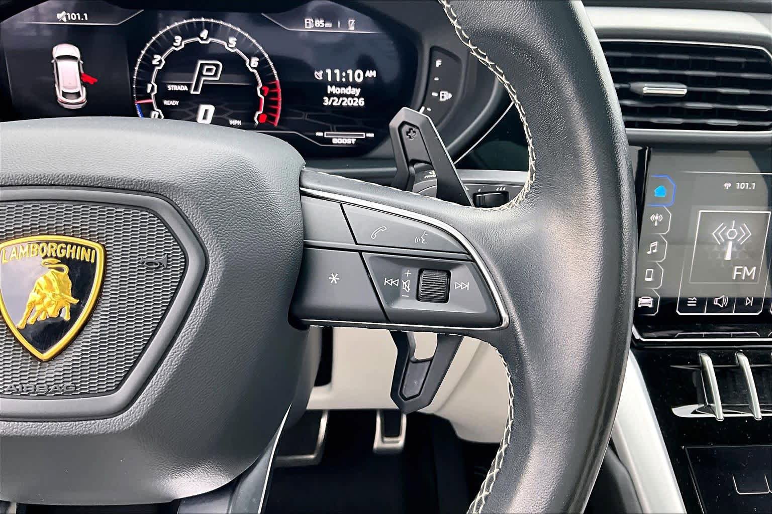 Used 2022 Lamborghini Urus image 24