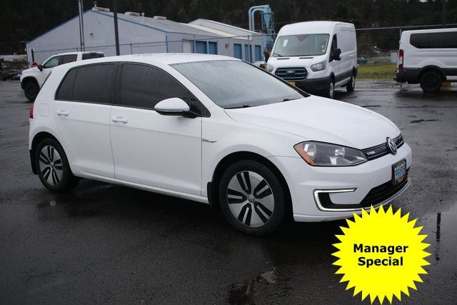 Used 2016 Volkswagen e-Golf SE image 3