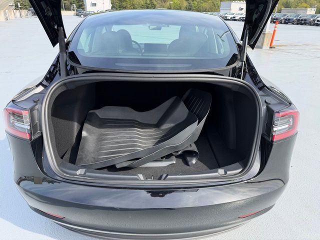 Used 2023 Tesla Model 3 Standard Range image 9