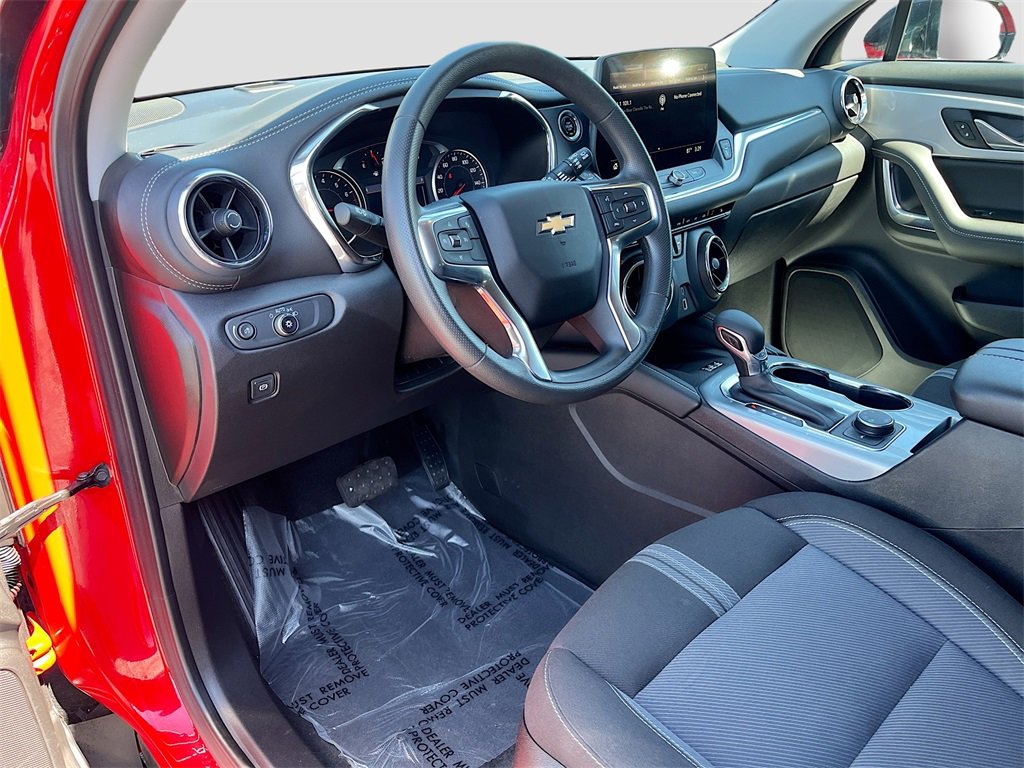 Used 2024 Chevrolet Blazer LT w/ Convenience Package image 9