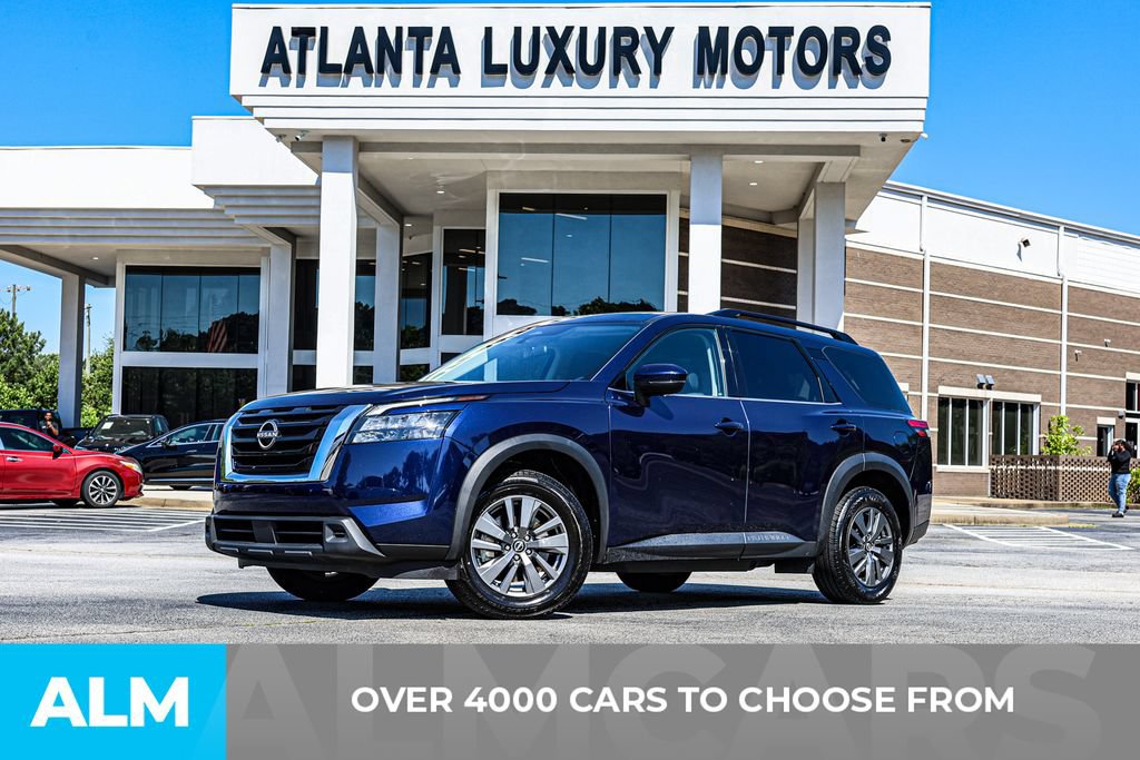 Used 2025 Nissan Pathfinder SV FWD image 3