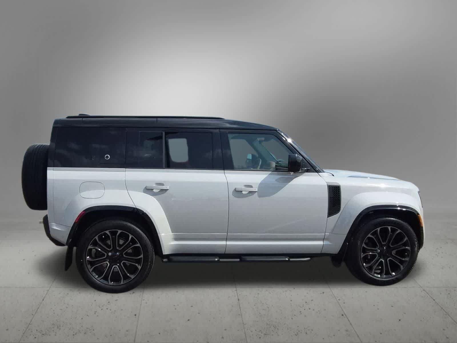 New 2026 Land Rover Defender 110 OCTA AWD/4WD image 7