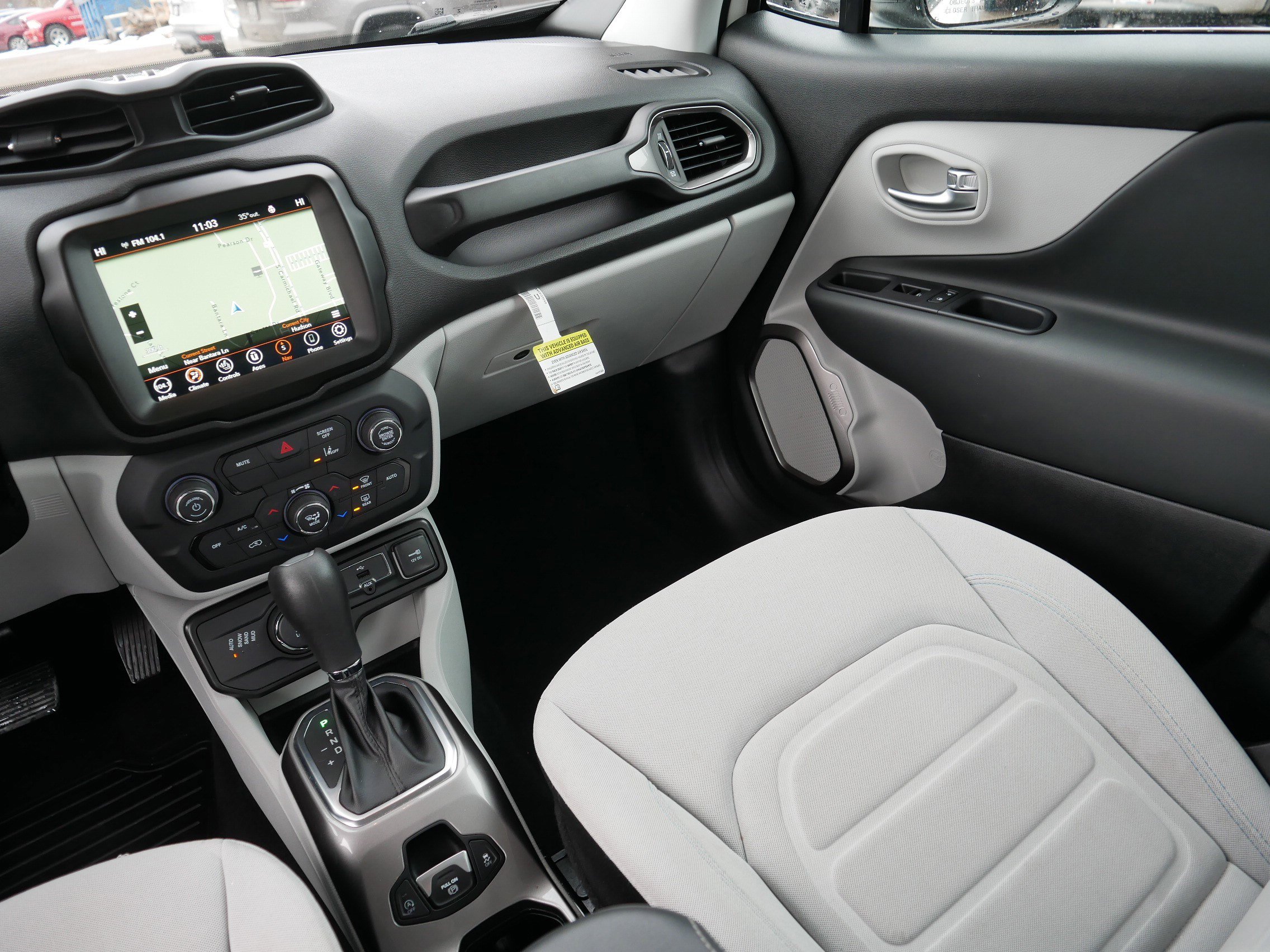 Certified 2022 Jeep Renegade Latitude w/ Convenience Group image 11