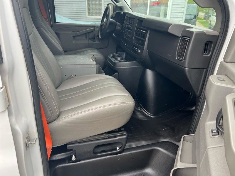 Used 2019 Chevrolet Express 2500 w/ Driver Convenience Package RWD image 10