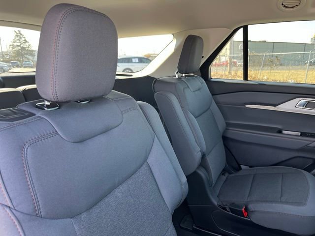 Used 2025 Ford Explorer Active image 26