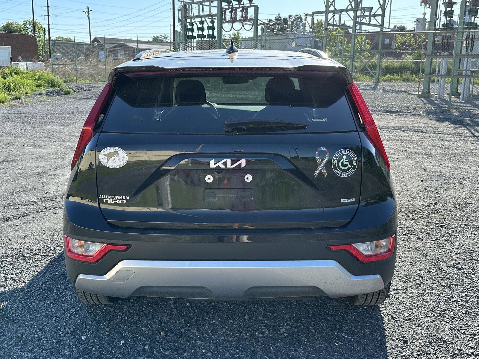 Used 2024 Kia Niro LX FWD image 7