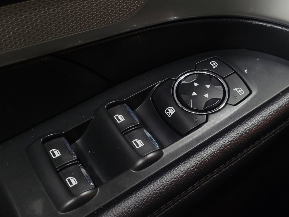 Used 2016 Ford Explorer XLT image 27