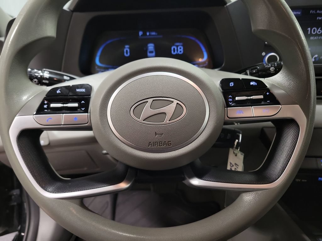 Used 2024 Hyundai Elantra SE FWD image 22