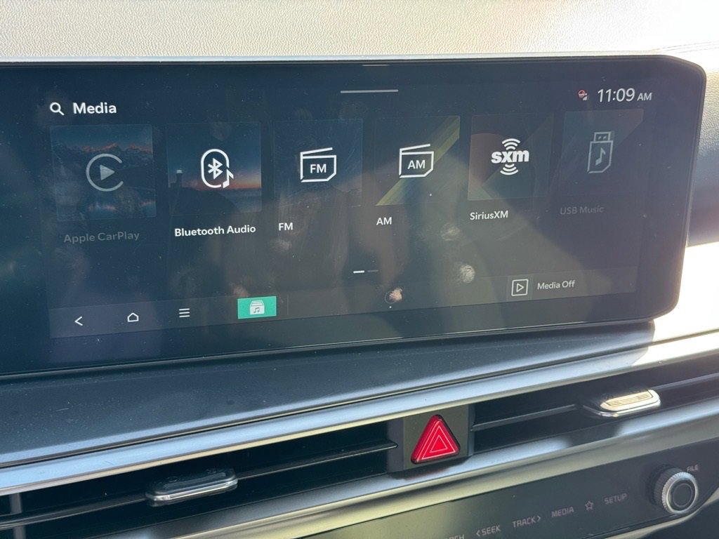 Used 2025 Kia Sorento S w/ Panoramic Sunroof Package image 24