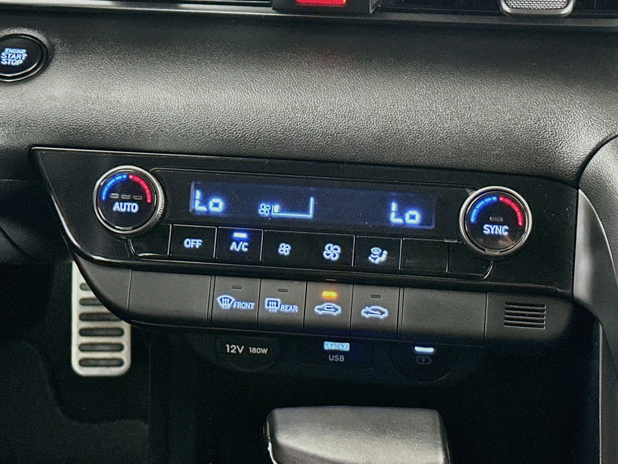 Used 2025 Hyundai Elantra Sport FWD image 13