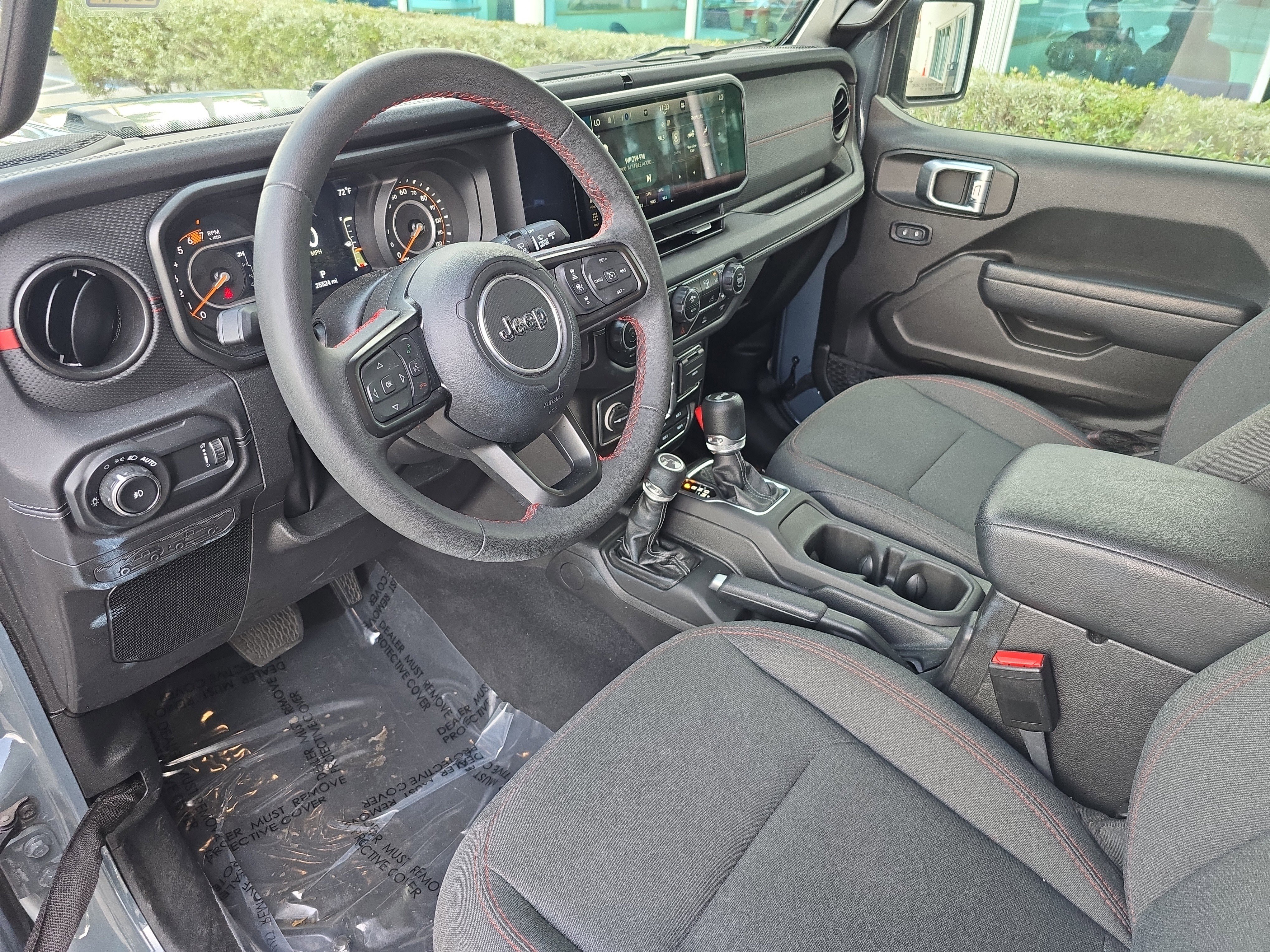 Used 2025 Jeep Wrangler Unlimited Rubicon image 17