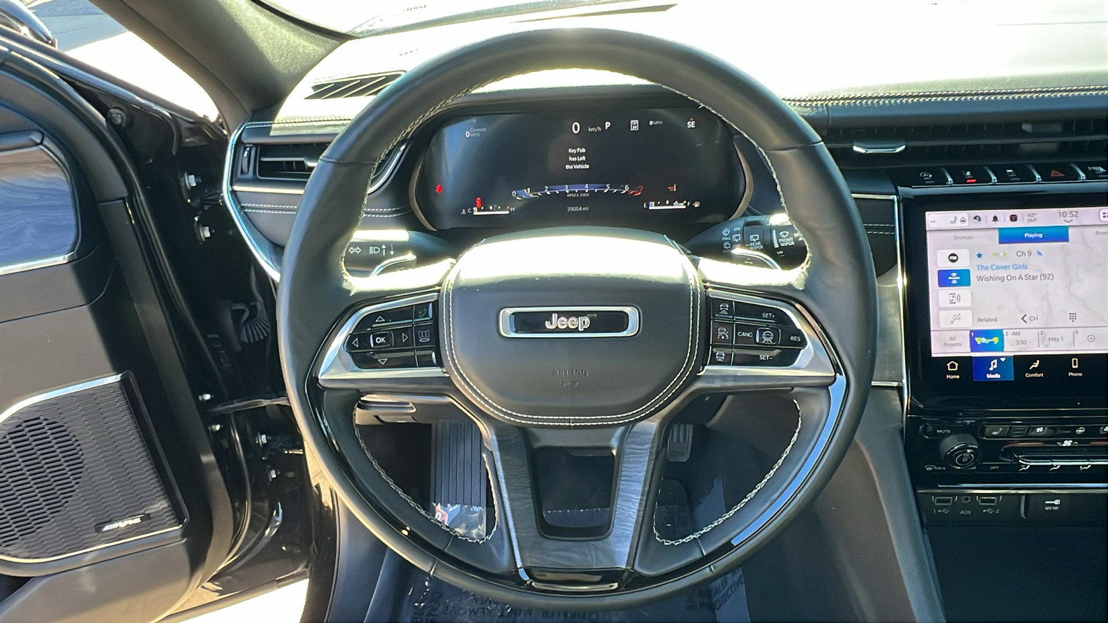 Used 2024 Jeep Grand Cherokee L Overland w/ Advanced Protech Group III image 31