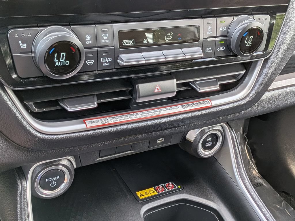 Used 2025 Toyota Grand Highlander AWD Hybrid image 24