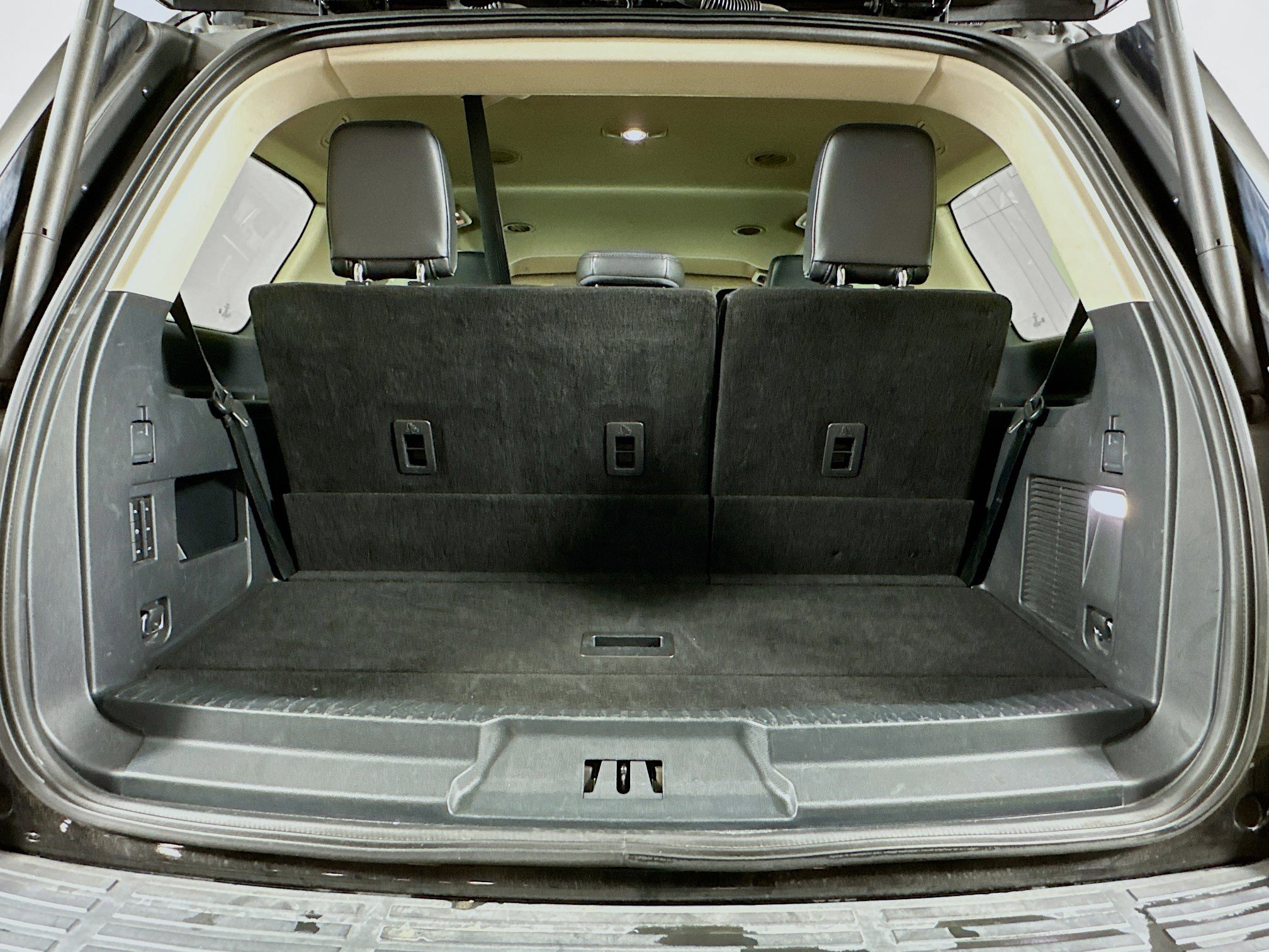 Used 2024 Ford Expedition XLT image 30