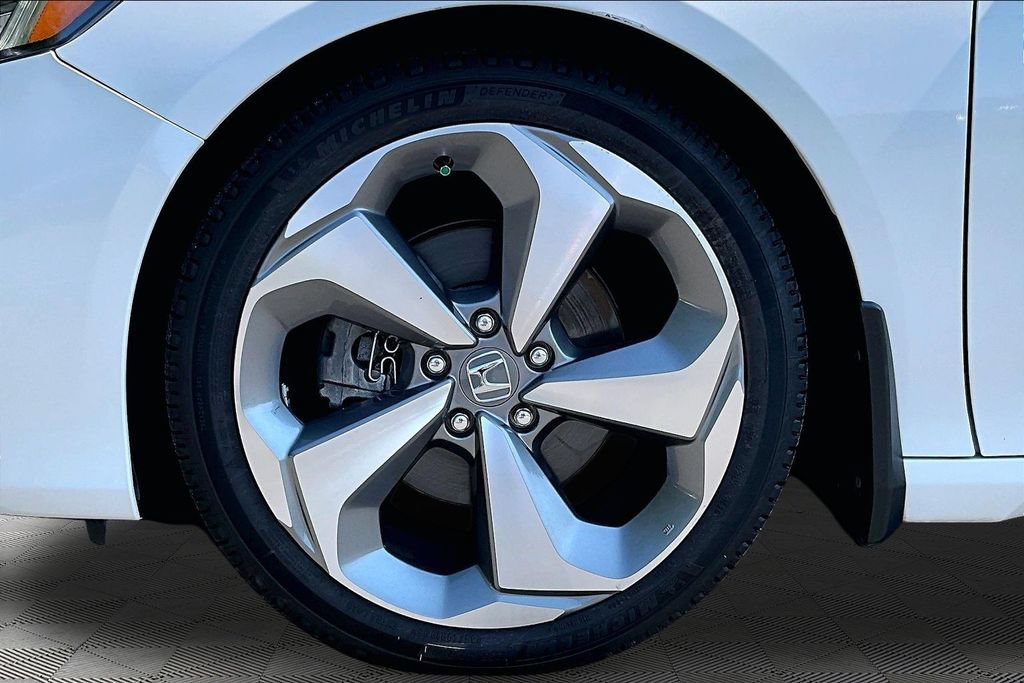 Used 2018 Honda Accord Touring image 24