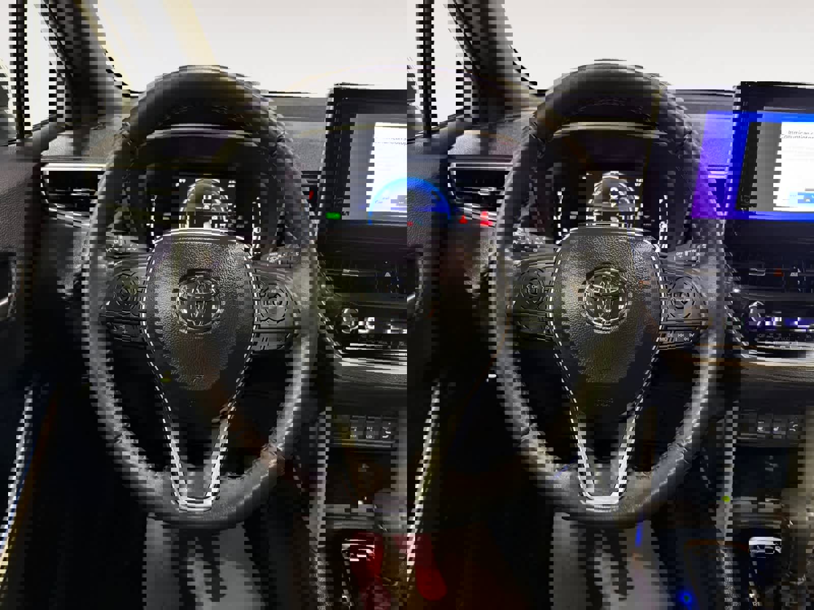 Used 2024 Toyota Corolla Cross XSE image 16