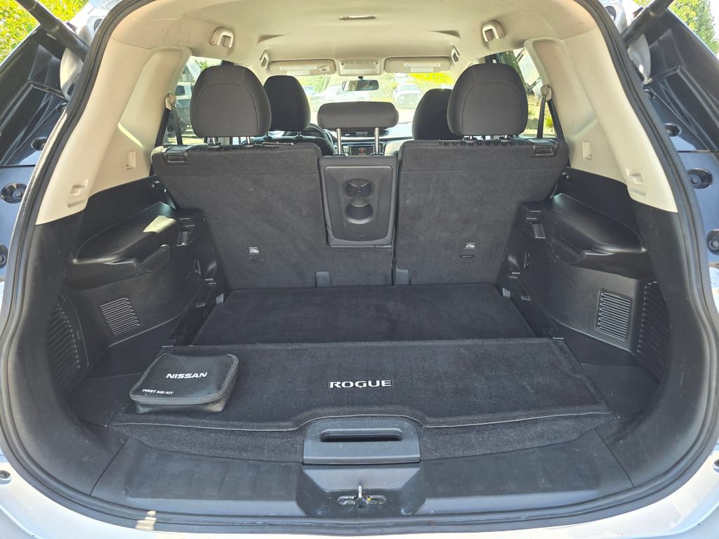 Used 2018 Nissan Rogue SV AWD/4WD image 14
