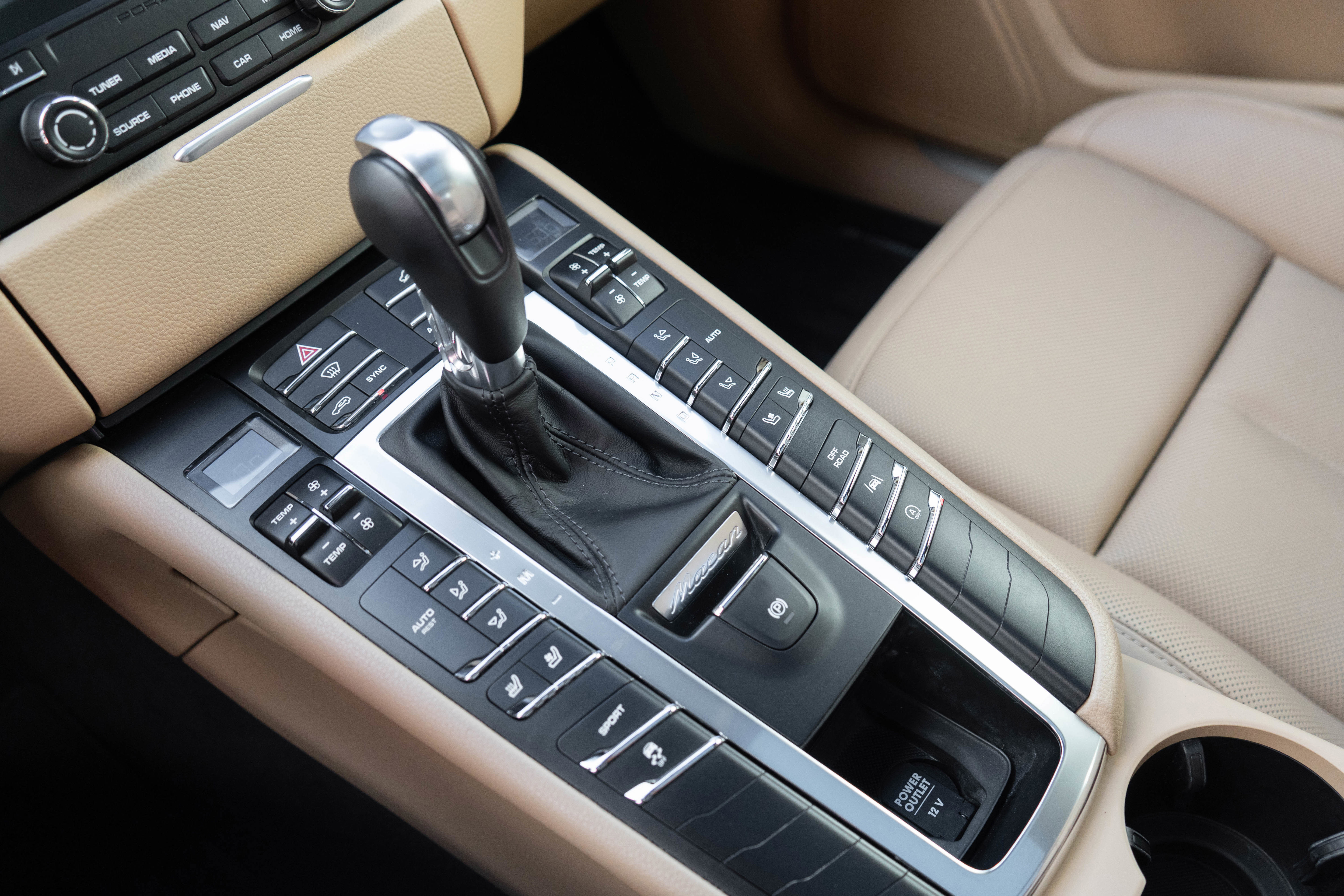 Used 2017 Porsche Macan S w/ Premium Package Plus AWD/4WD image 20