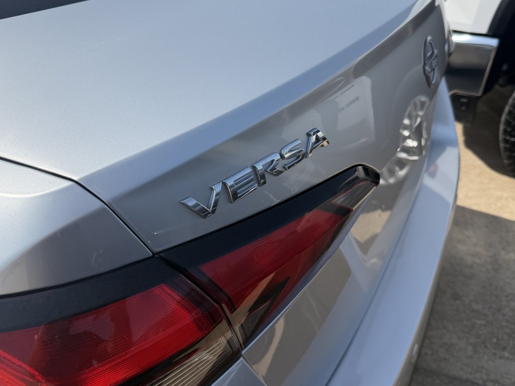 Used 2025 Nissan Versa SV FWD image 27