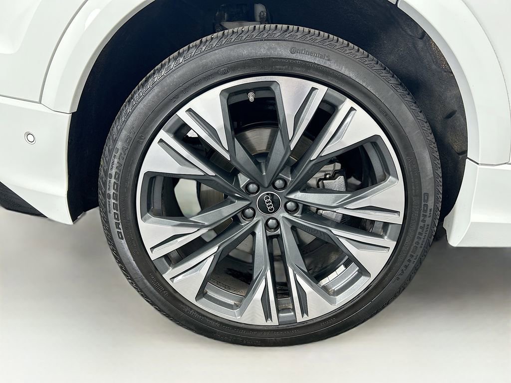 Certified 2025 Audi Q8 Premium Plus w/ Premium Plus Package image 32
