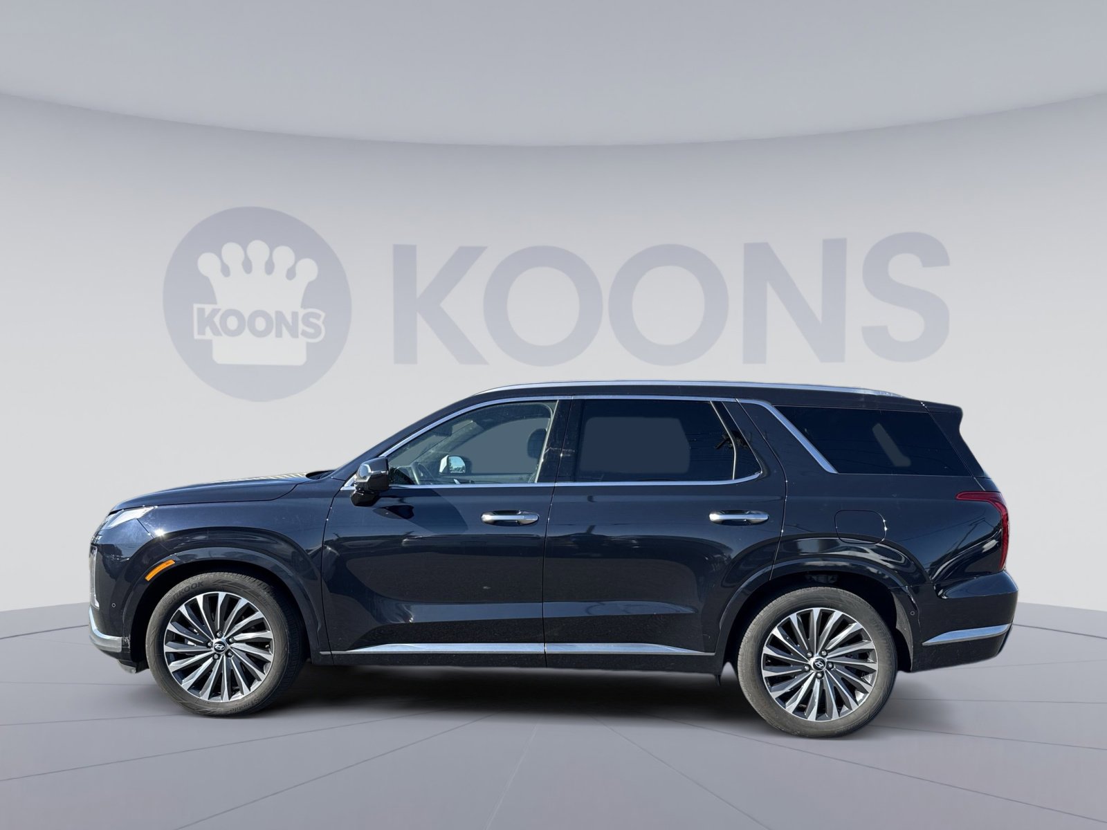 Used 2024 Hyundai Palisade Calligraphy AWD/4WD image 2