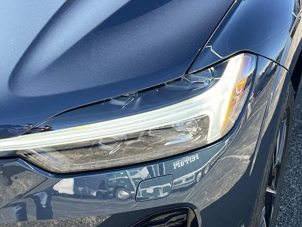New 2026 Volvo XC60 B5 Plus w/ Climate Package image 9