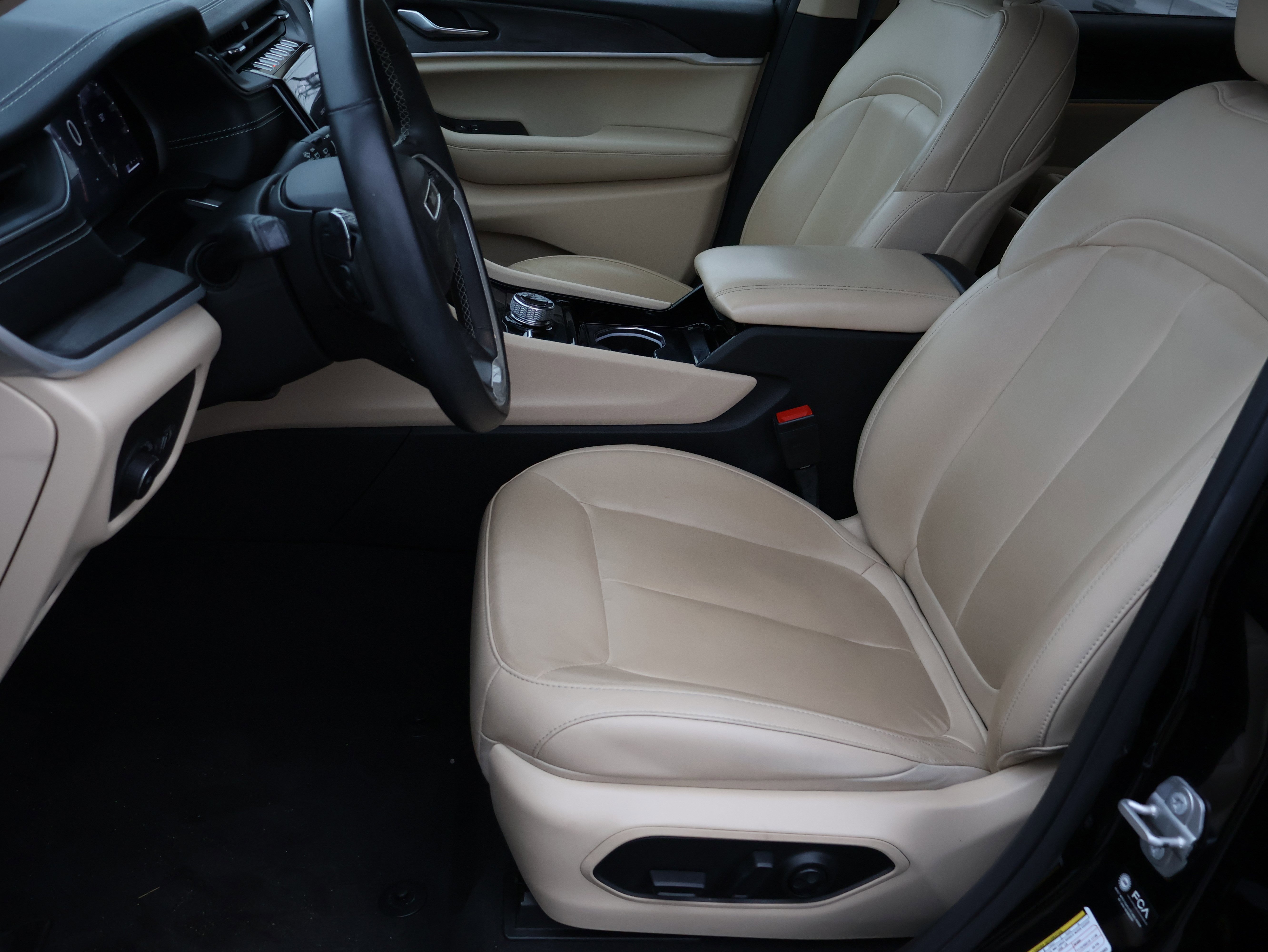 Used 2021 Jeep Grand Cherokee L Limited image 40