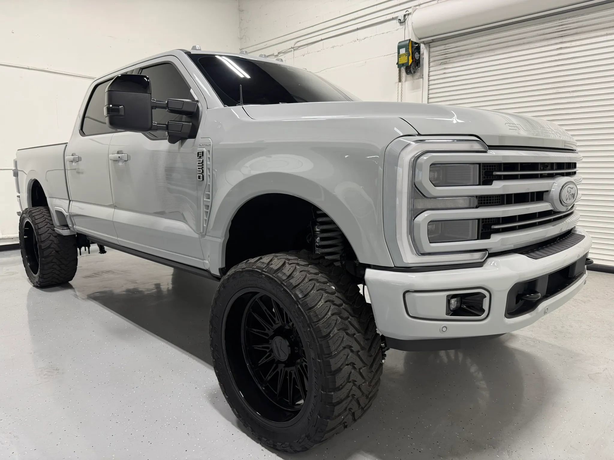 Used 2025 Ford F250 Platinum image 32