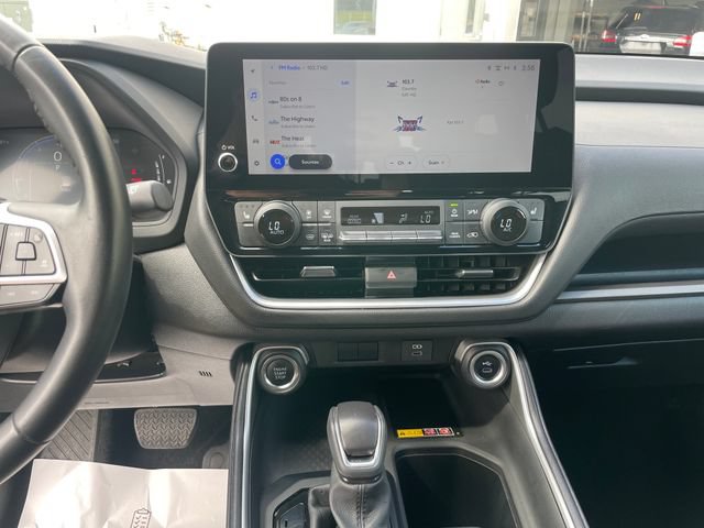 Used 2025 Toyota Grand Highlander AWD image 19