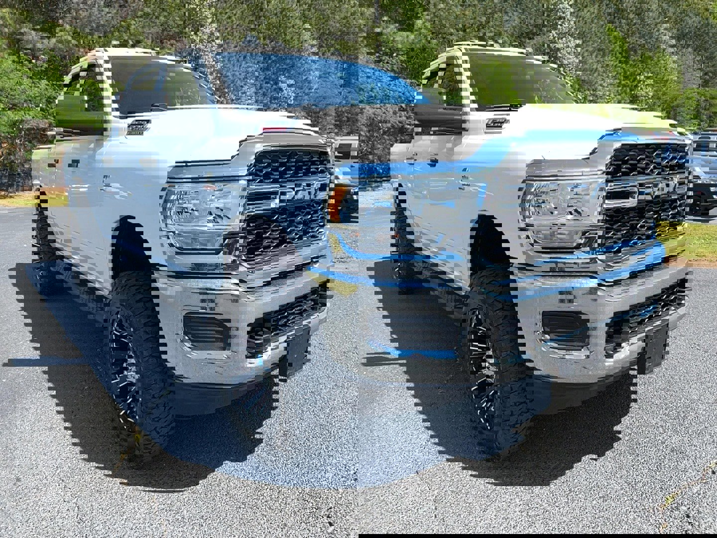 Used 2019 RAM 3500 Tradesman w/ Chrome Appearance Group AWD/4WD image 3