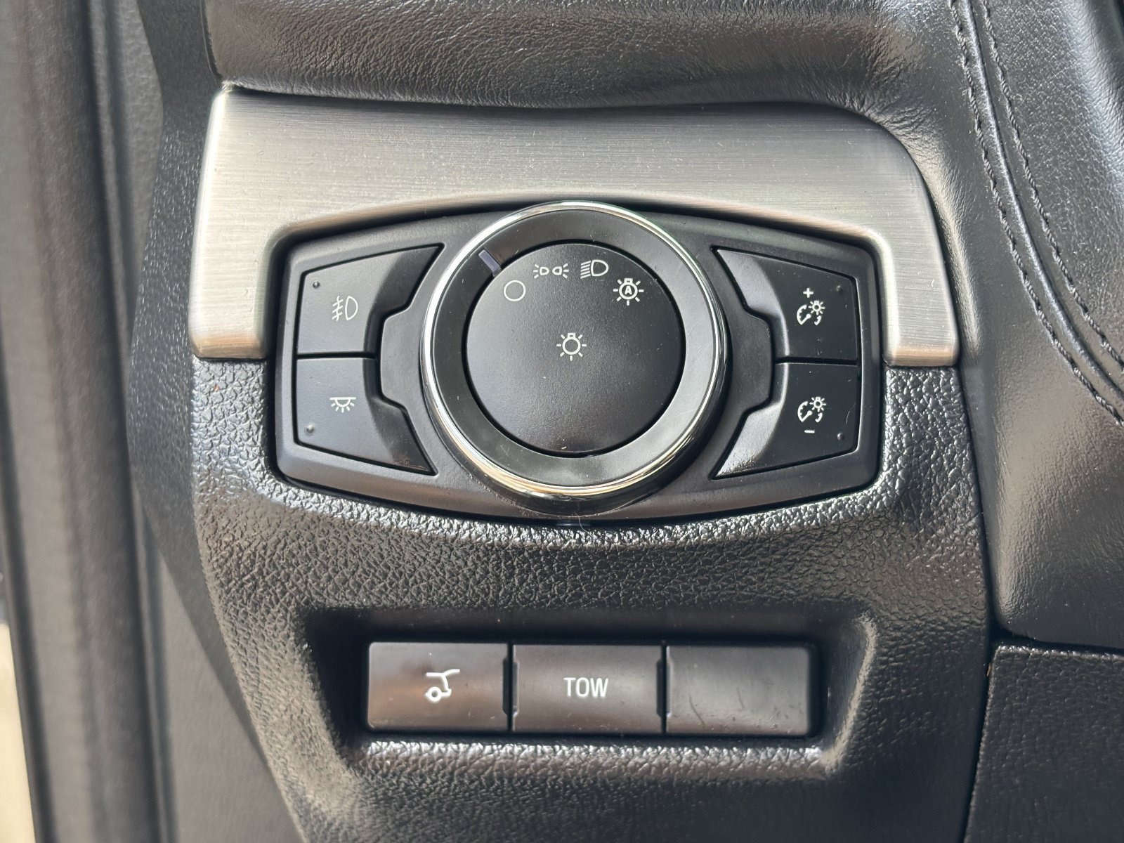 Used 2017 Ford Explorer Platinum AWD/4WD image 35