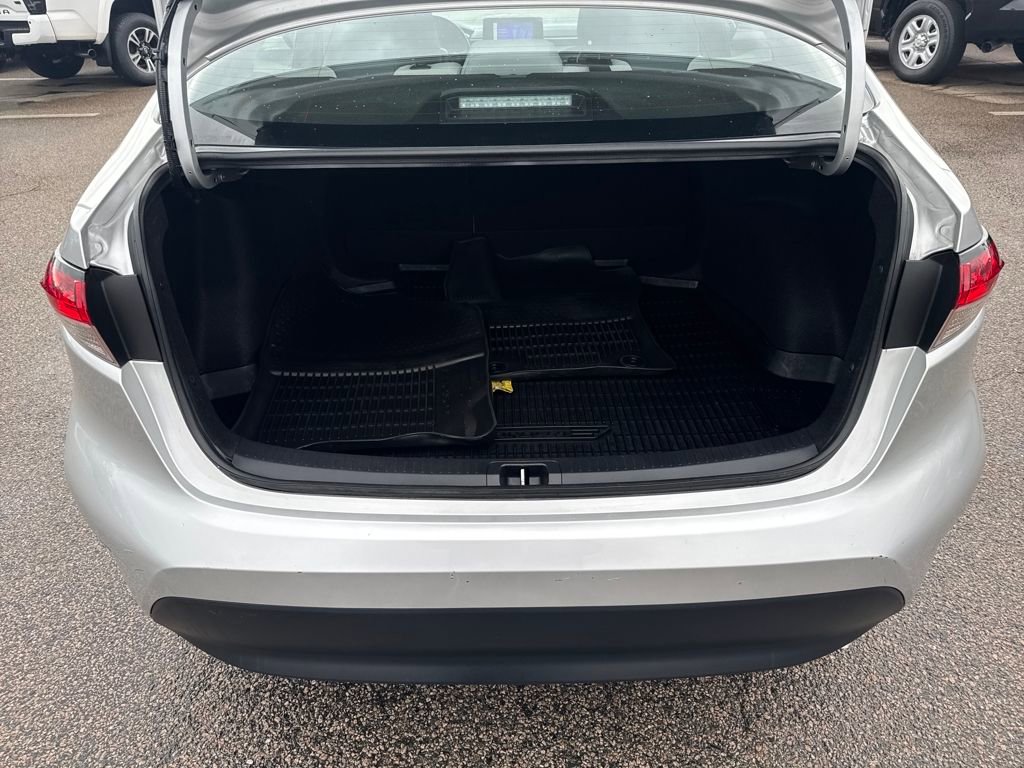 Used 2025 Toyota Corolla LE w/ Convenience Package image 37