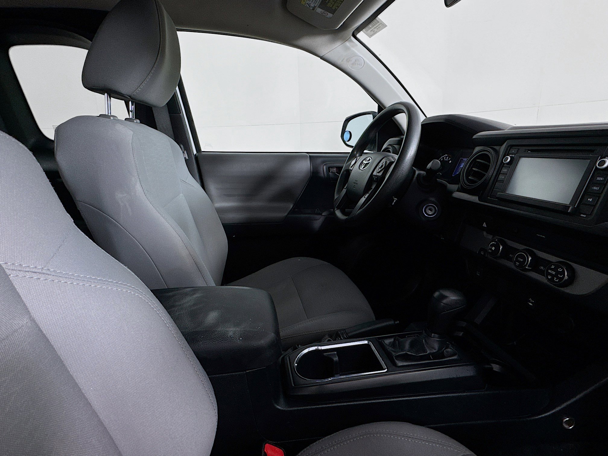 Used 2019 Toyota Tacoma SR image 25