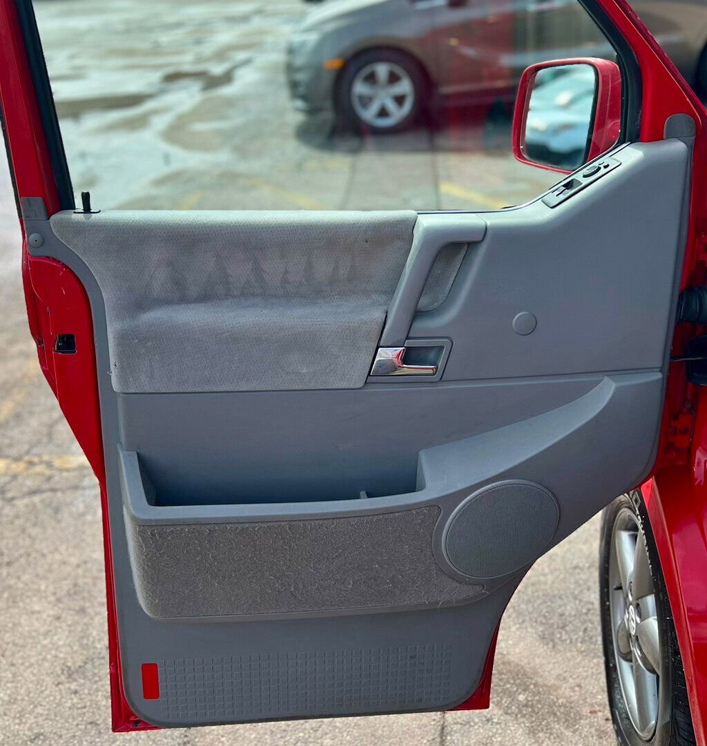 Used 2001 Volkswagen Eurovan FWD image 13